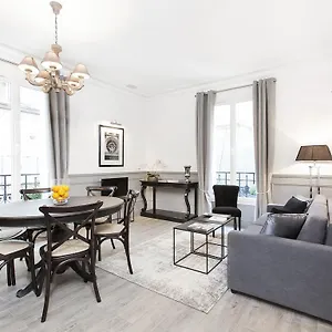 https://luxury-apartment-in-the-center-of.fr-paris.fr